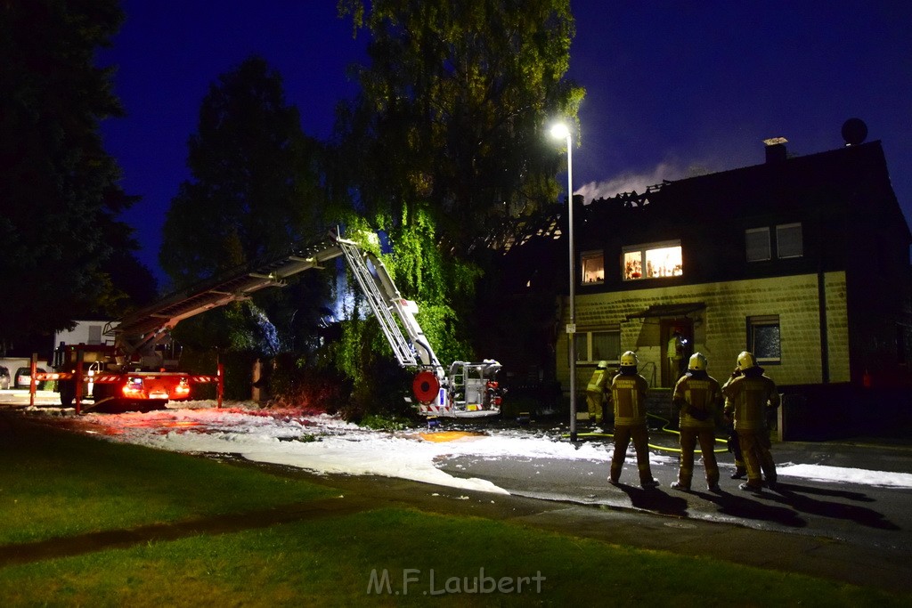 Grossfeuer Einfamilienhaus Siegburg Muehlengrabenstr P0675.JPG - Miklos Laubert